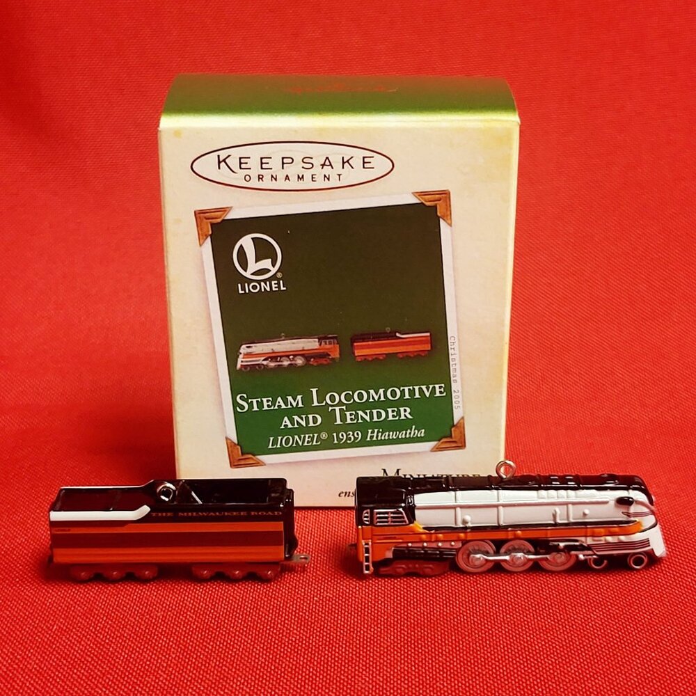 Hallmark Miniature Christmas Ornament Steam Locomotive and Tender Lionel 1939 Hi